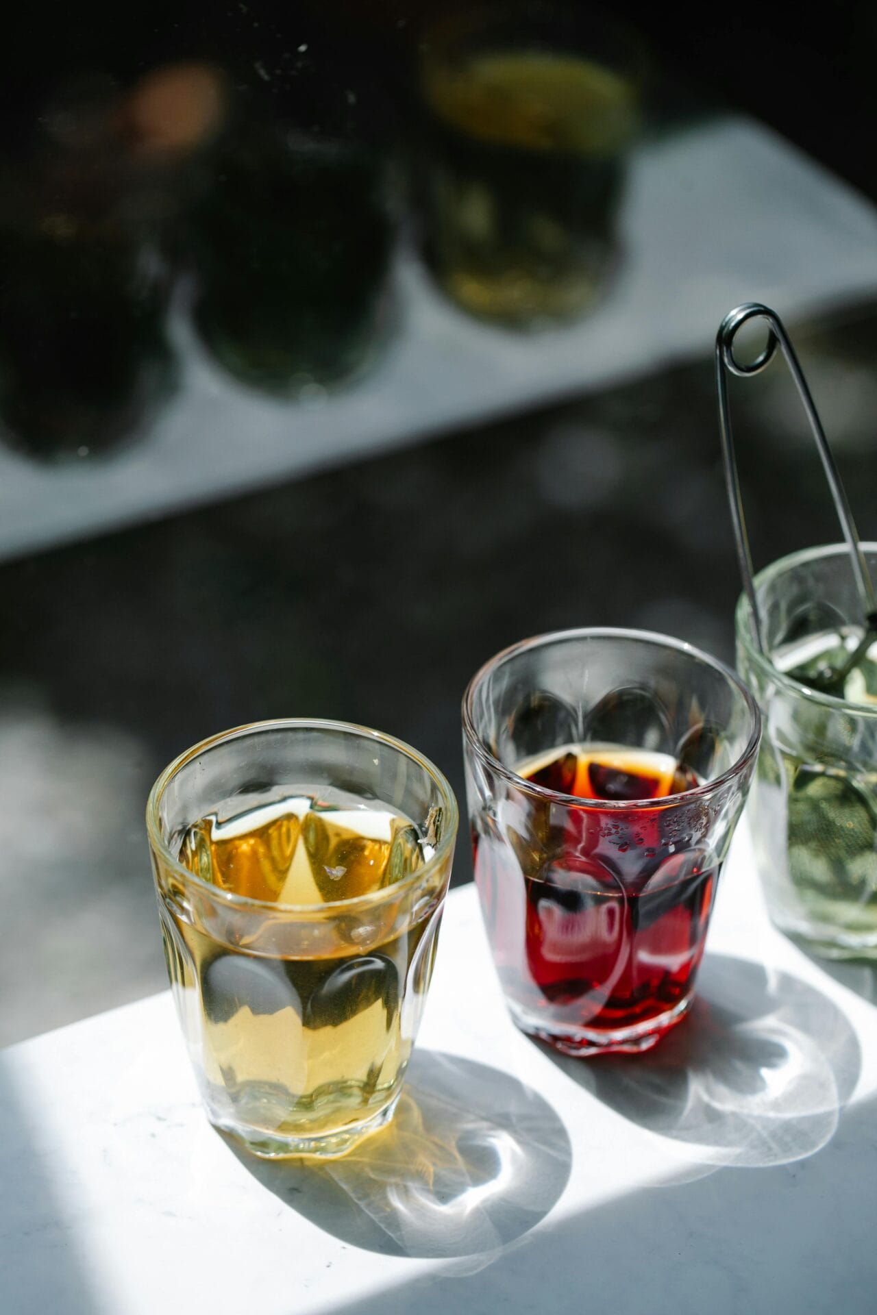 Diferentes tipos de té, como el té rojo y el té verde